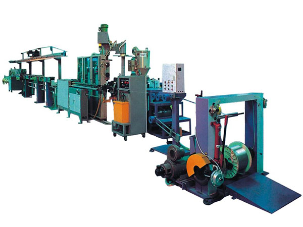 Low-smoke and halogen-free wire high-speed extrusion production line